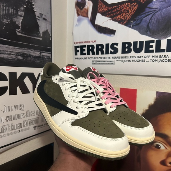 TRAVIS SCOTT x AIR JORDAN 1 OG - Picture 1 of 10